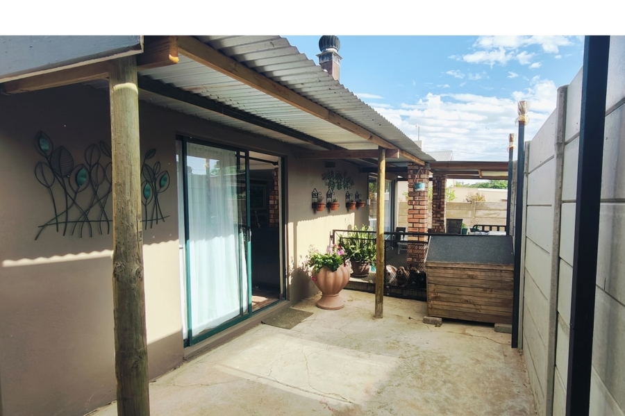 5 Bedroom Property for Sale in Moorreesburg Western Cape